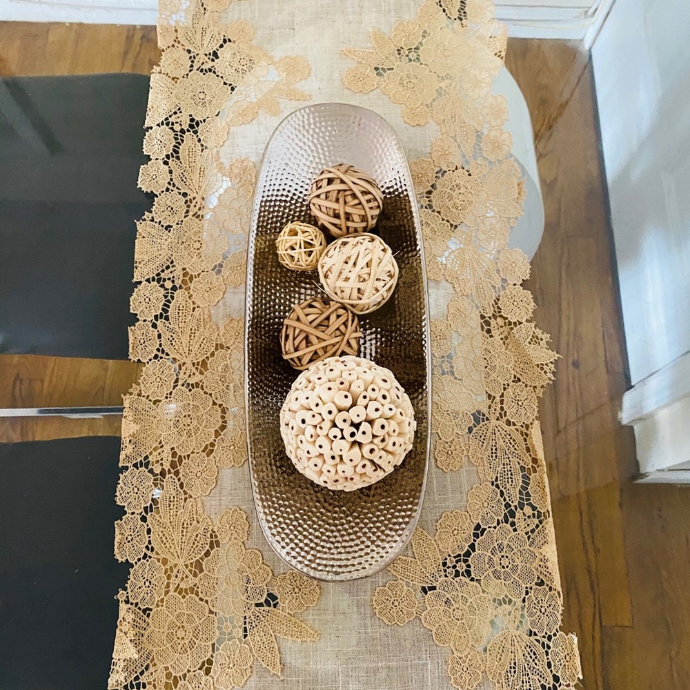 Table runner - Picture 4 of 4